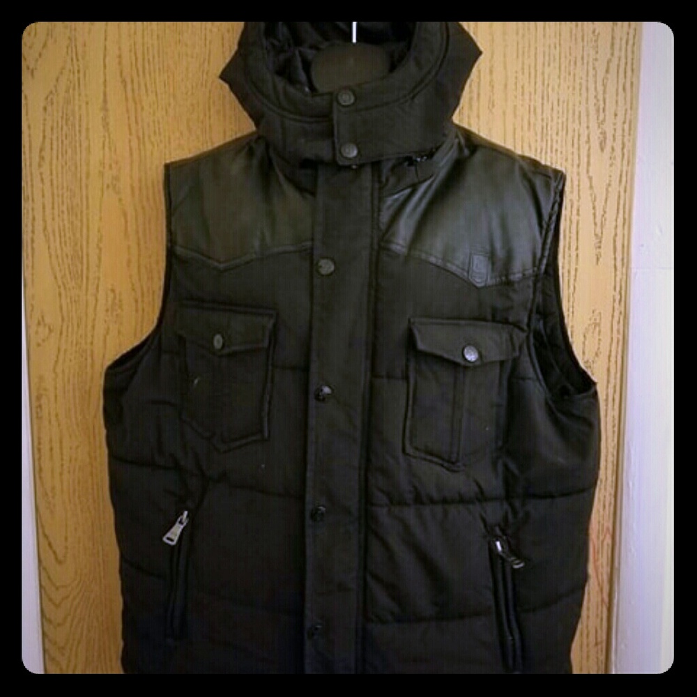 MENS BLACK LEATHER. VEST